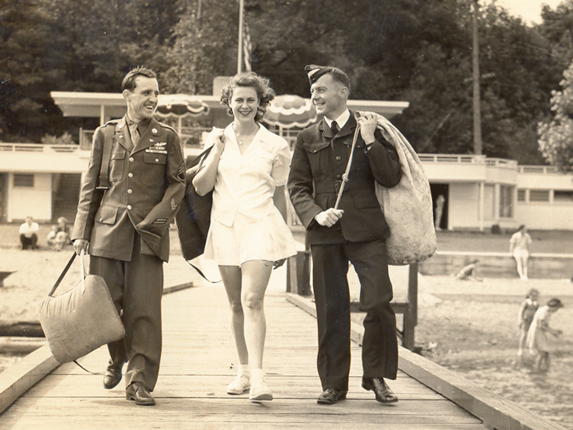 Pat Osborne Wright at LBC with Service Men, 1943